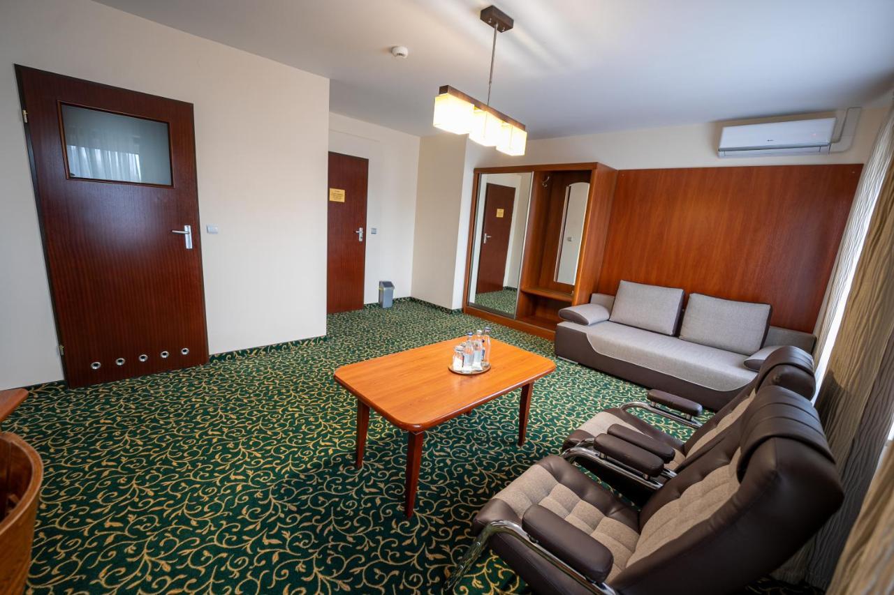 לסקו Hotel Szelcow מראה חיצוני תמונה