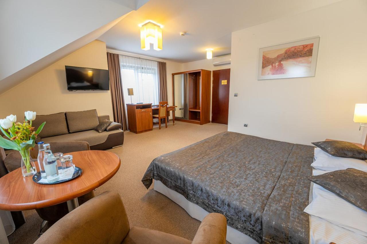 לסקו Hotel Szelcow מראה חיצוני תמונה