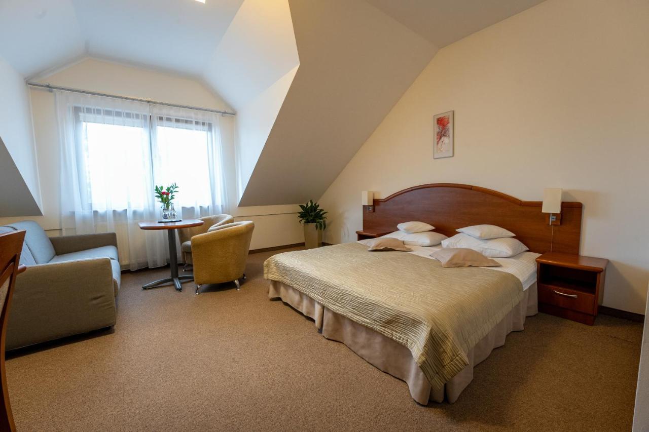 לסקו Hotel Szelcow מראה חיצוני תמונה