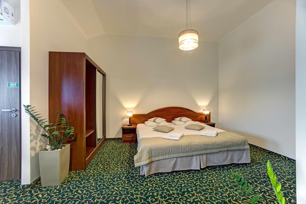 לסקו Hotel Szelcow מראה חיצוני תמונה