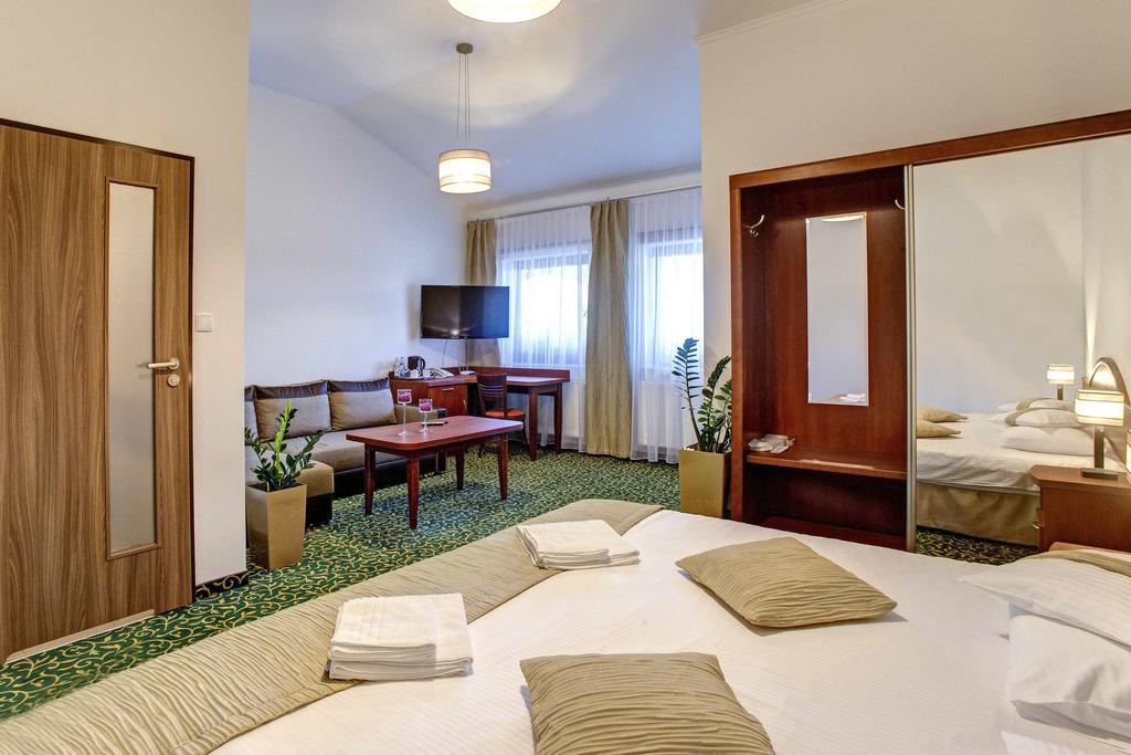 לסקו Hotel Szelcow מראה חיצוני תמונה